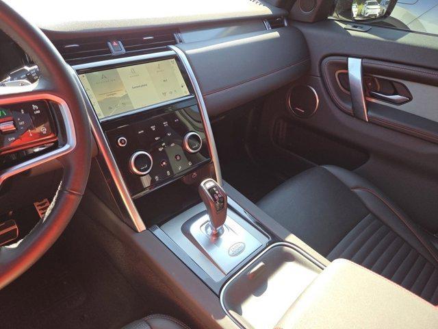 Photo of 2023 White Land Rover Discovery Sport