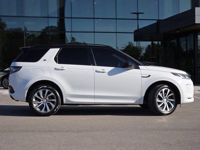 Photo of 2023 White Land Rover Discovery Sport