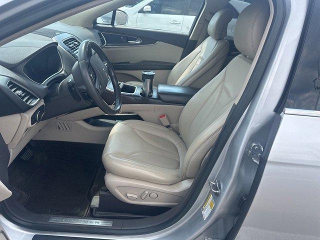 Photo of 2017 Ingot Silver Lincoln MKX