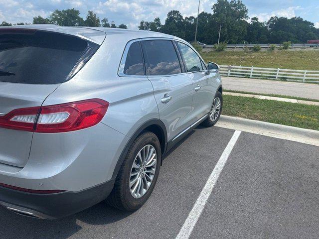Photo of 2017 Ingot Silver Lincoln MKX