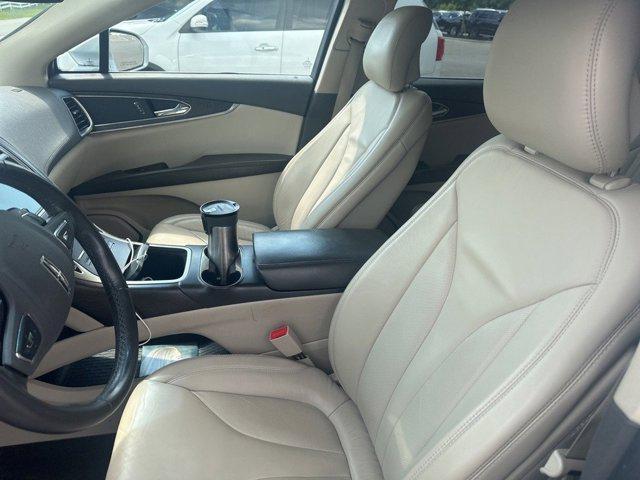 Photo of 2017 Ingot Silver Lincoln MKX