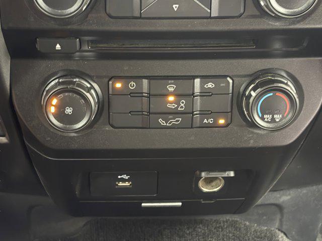 Photo of 2017 Oxford White Ford F-150