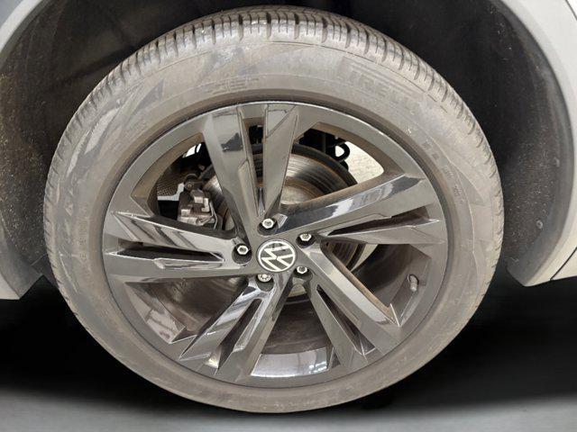 Photo of 2023 Platinum Gray Metallic Volkswagen Tiguan