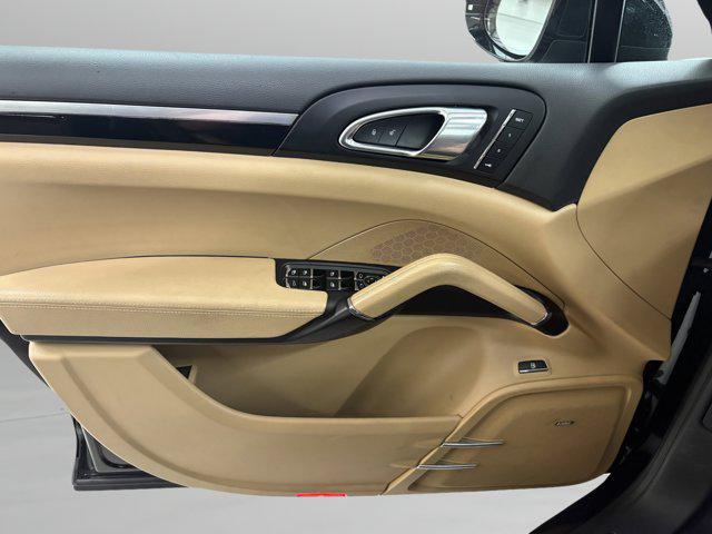 Photo of 2017 Black Porsche Cayenne