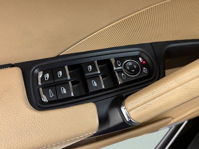 Photo of 2017 Black Porsche Cayenne