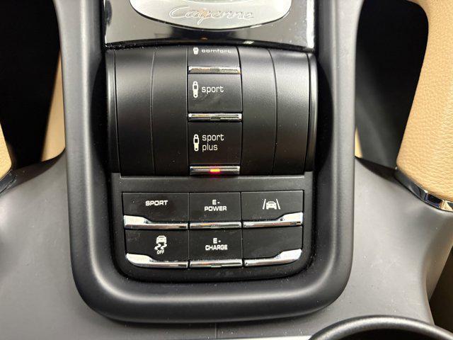 Photo of 2017 Black Porsche Cayenne