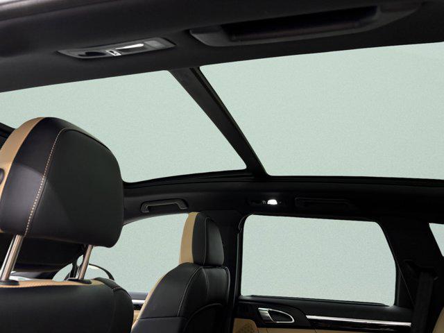 Photo of 2017 Black Porsche Cayenne