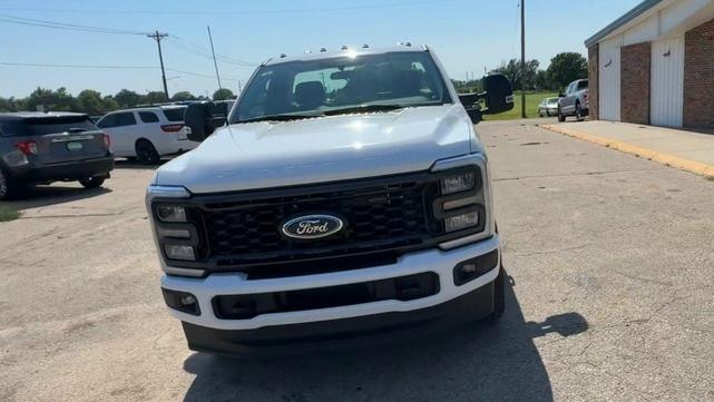 Photo of 2024 OXFORD WHITE Ford F-350