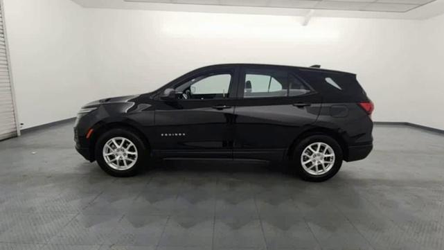 Photo of 2022 Mosaic Black Metallic Chevrolet Equinox