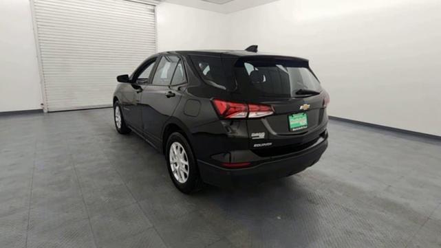 Photo of 2022 Mosaic Black Metallic Chevrolet Equinox