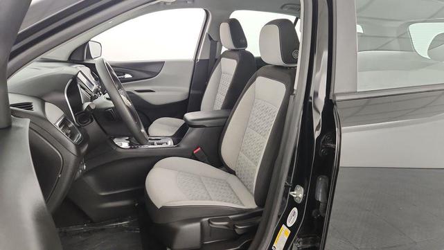Photo of 2022 Mosaic Black Metallic Chevrolet Equinox