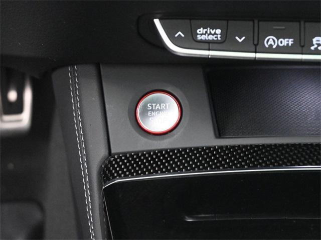 Photo of 2024 Glacier White Metallic Audi SQ5