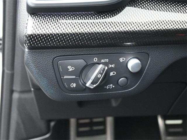 Photo of 2024 Glacier White Metallic Audi SQ5