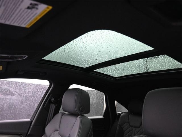 Photo of 2024 Glacier White Metallic Audi SQ5