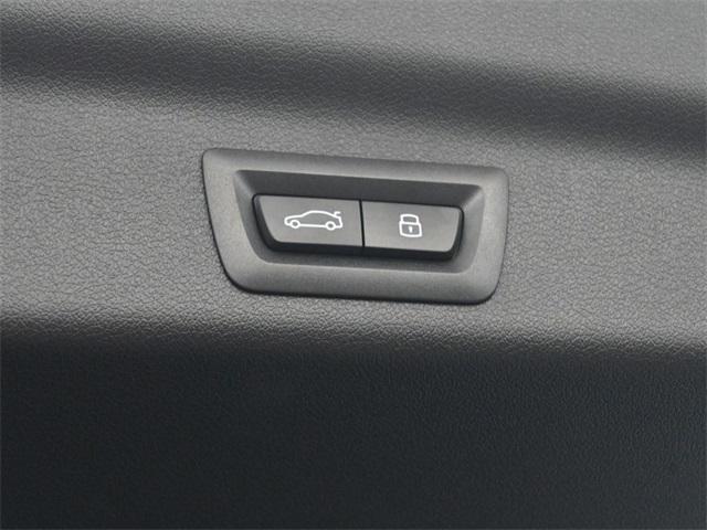 Photo of 2025 Black Sapphire Metallic BMW X1