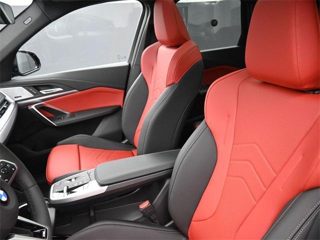 Photo of 2025 Black Sapphire Metallic BMW X1