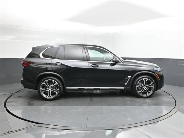 Photo of 2026 Black Sapphire Metallic BMW X5