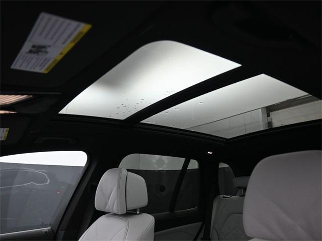 Photo of 2026 Black Sapphire Metallic BMW X5