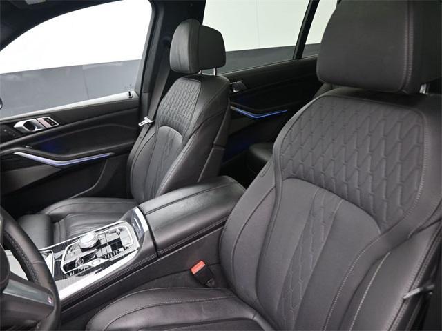 Photo of 2023 Skyscraper Gray Metallic BMW X7