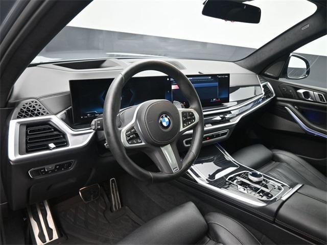 Photo of 2023 Skyscraper Gray Metallic BMW X7