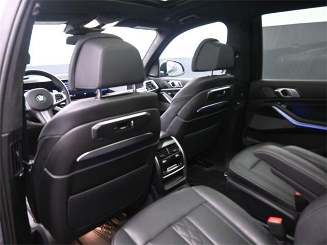 Photo of 2023 Skyscraper Gray Metallic BMW X7