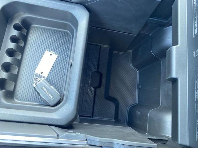 Photo of 2025 Diamond Black Crystal Pearlcoat RAM 2500