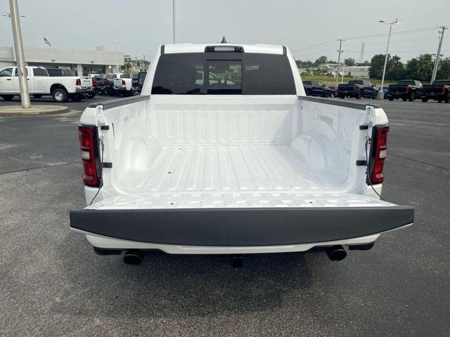 Photo of 2025 Ivory White Tri-Coat Pearlcoat RAM 1500