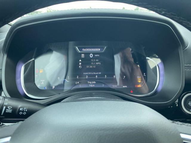 Photo of 2025 Ivory White Tri-Coat Pearlcoat RAM 1500