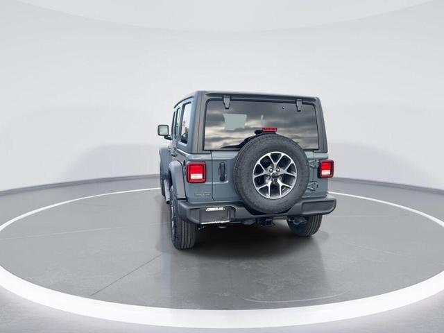 Photo of 2025 Anvil Clearcoat Jeep Wrangler