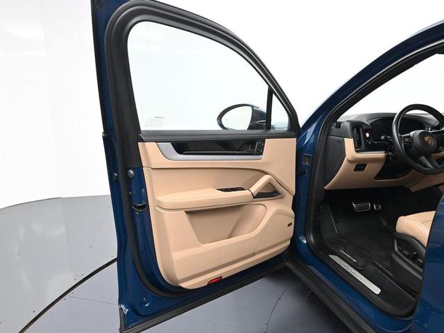 Photo of 2024 Montego Blue Metallic Porsche Cayenne