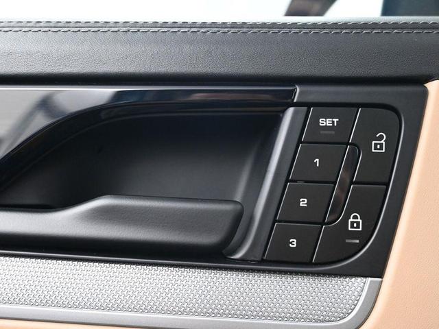 Photo of 2024 Montego Blue Metallic Porsche Cayenne
