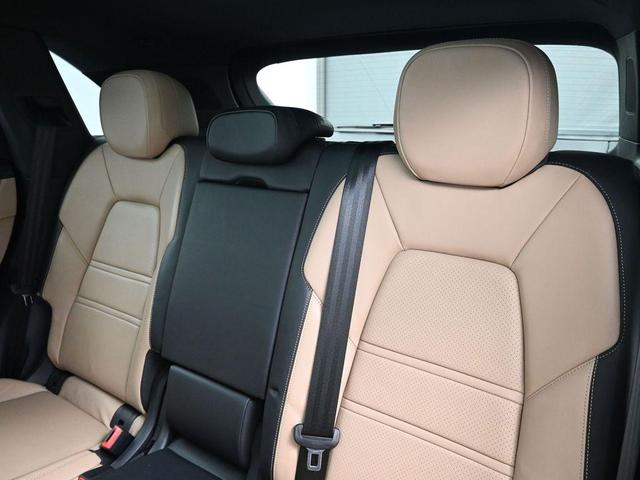 Photo of 2024 Montego Blue Metallic Porsche Cayenne