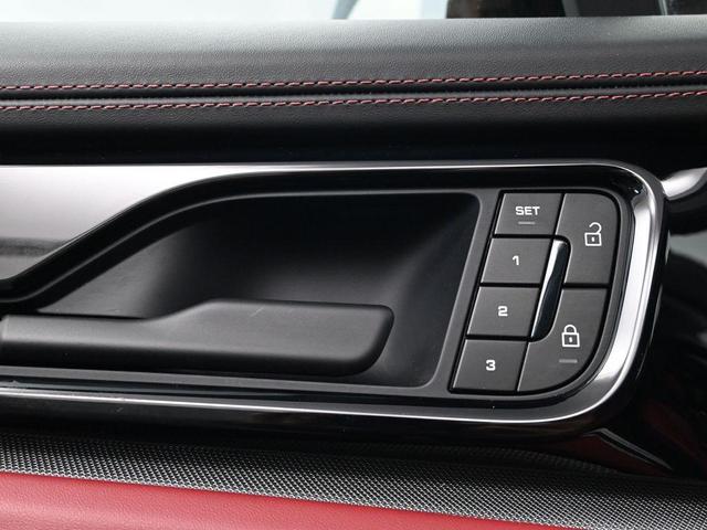 Photo of 2025 Ice Grey Metallic Porsche Panamera