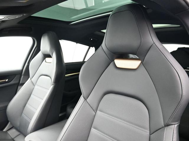 Photo of 2025 Madeira Porsche Panamera