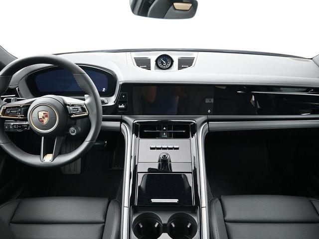 Photo of 2025 Madeira Porsche Panamera