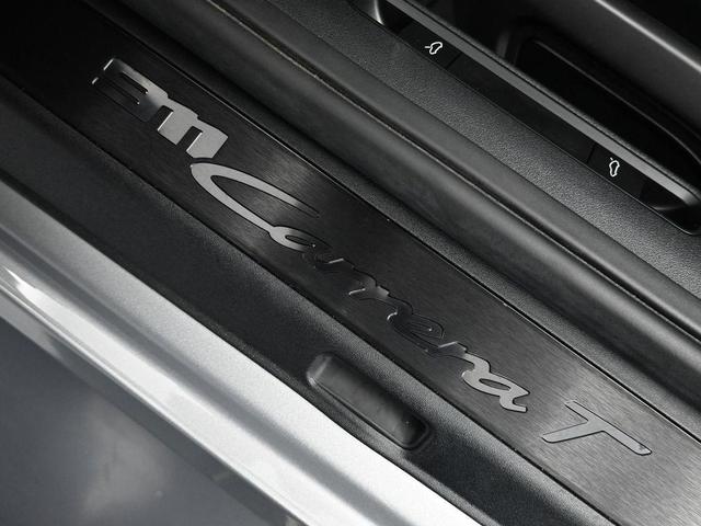 Photo of 2024 Silver Porsche 911
