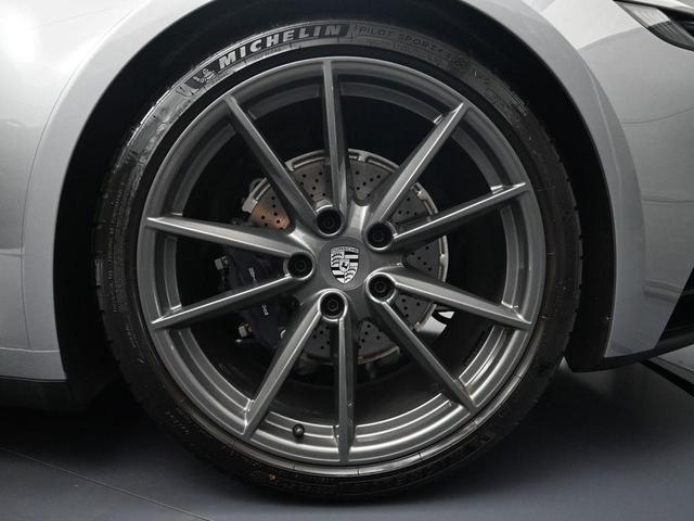 Photo of 2024 Silver Porsche 911