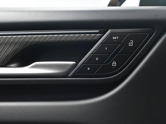 Photo of 2025 Oak Porsche Macan