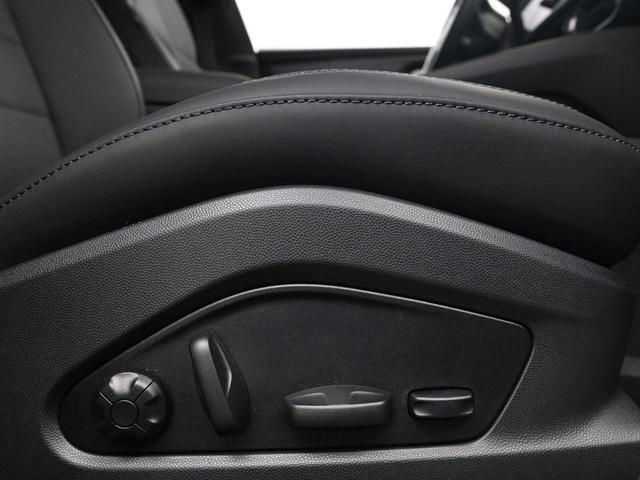 Photo of 2025 Oak Porsche Macan