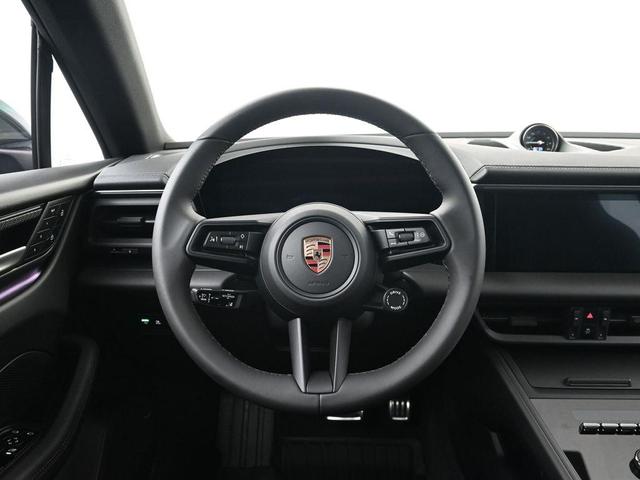 Photo of 2025 Oak Porsche Macan
