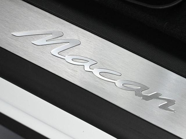 Photo of 2025 White Porsche Macan