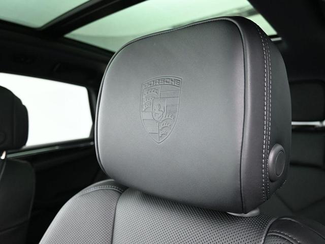 Photo of 2025 Black Porsche Macan