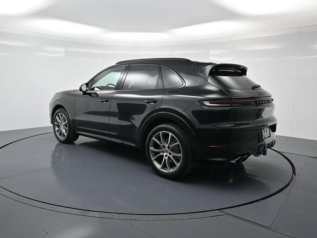 Photo of 2025 Black Metallic Porsche Cayenne