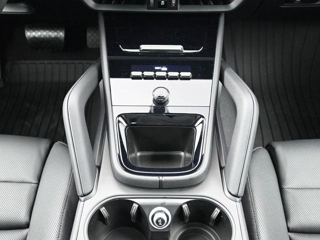Photo of 2025 Black Metallic Porsche Cayenne