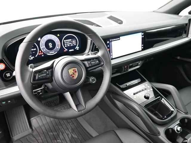 Photo of 2025 Black Metallic Porsche Cayenne