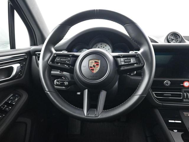 Photo of 2024 White Porsche Macan