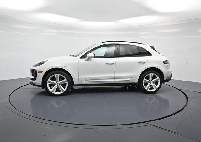 Photo of 2024 White Porsche Macan