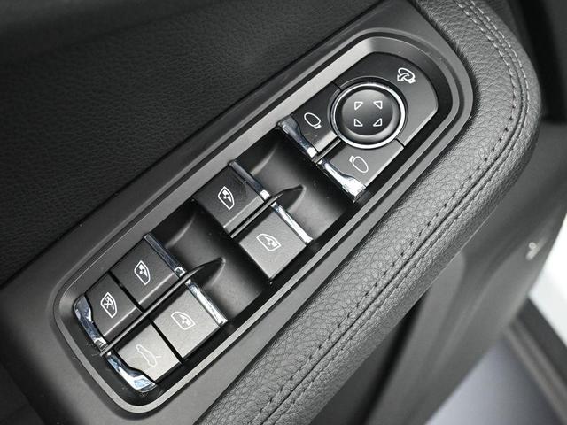Photo of 2024 White Porsche Macan