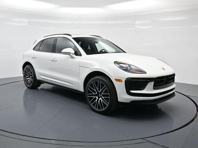 Photo of 2025 White Porsche Macan
