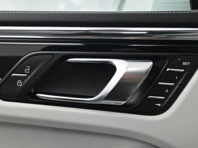 Photo of 2026 White Porsche Macan